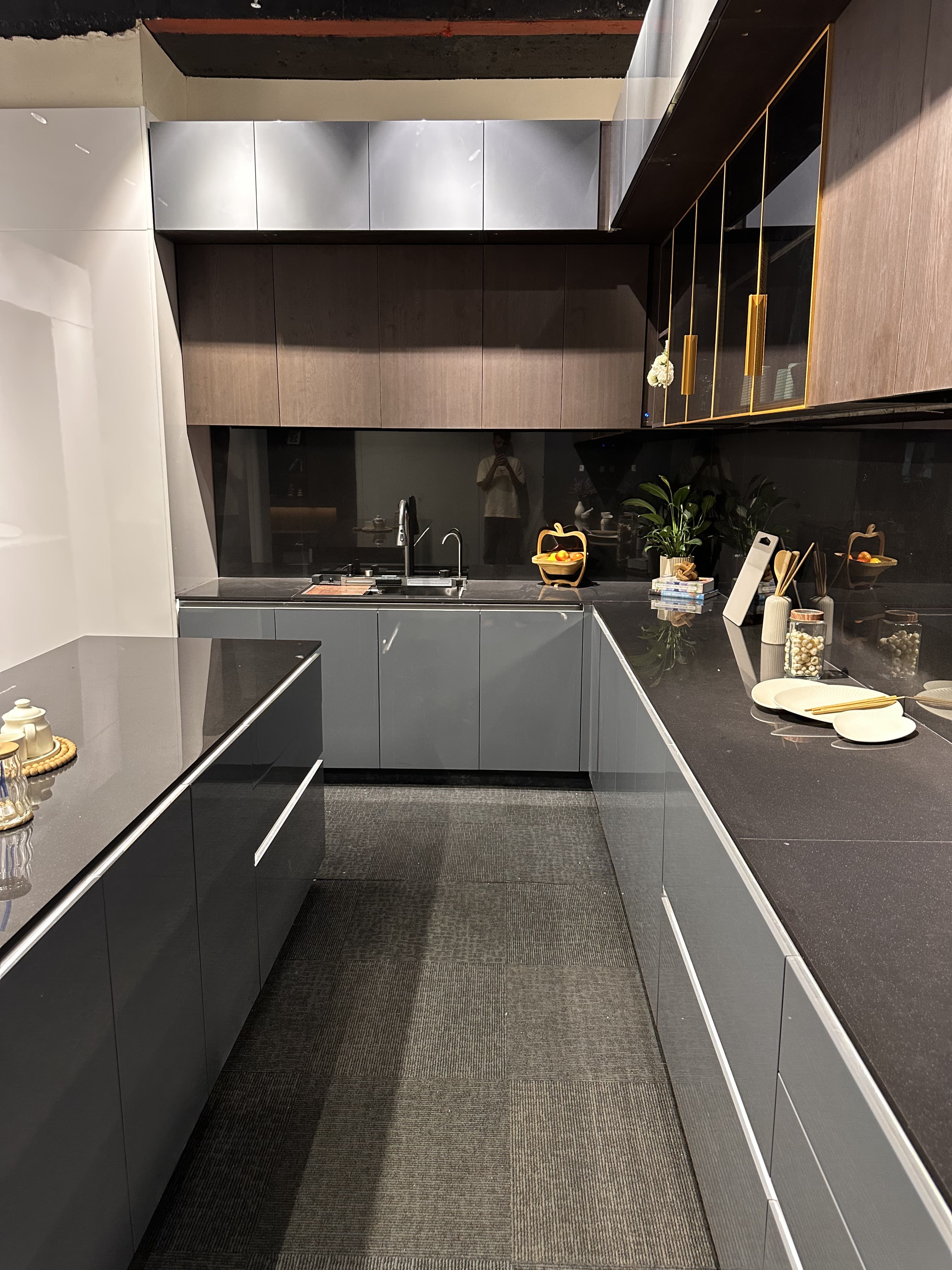 Livora material and kitchen design consultation