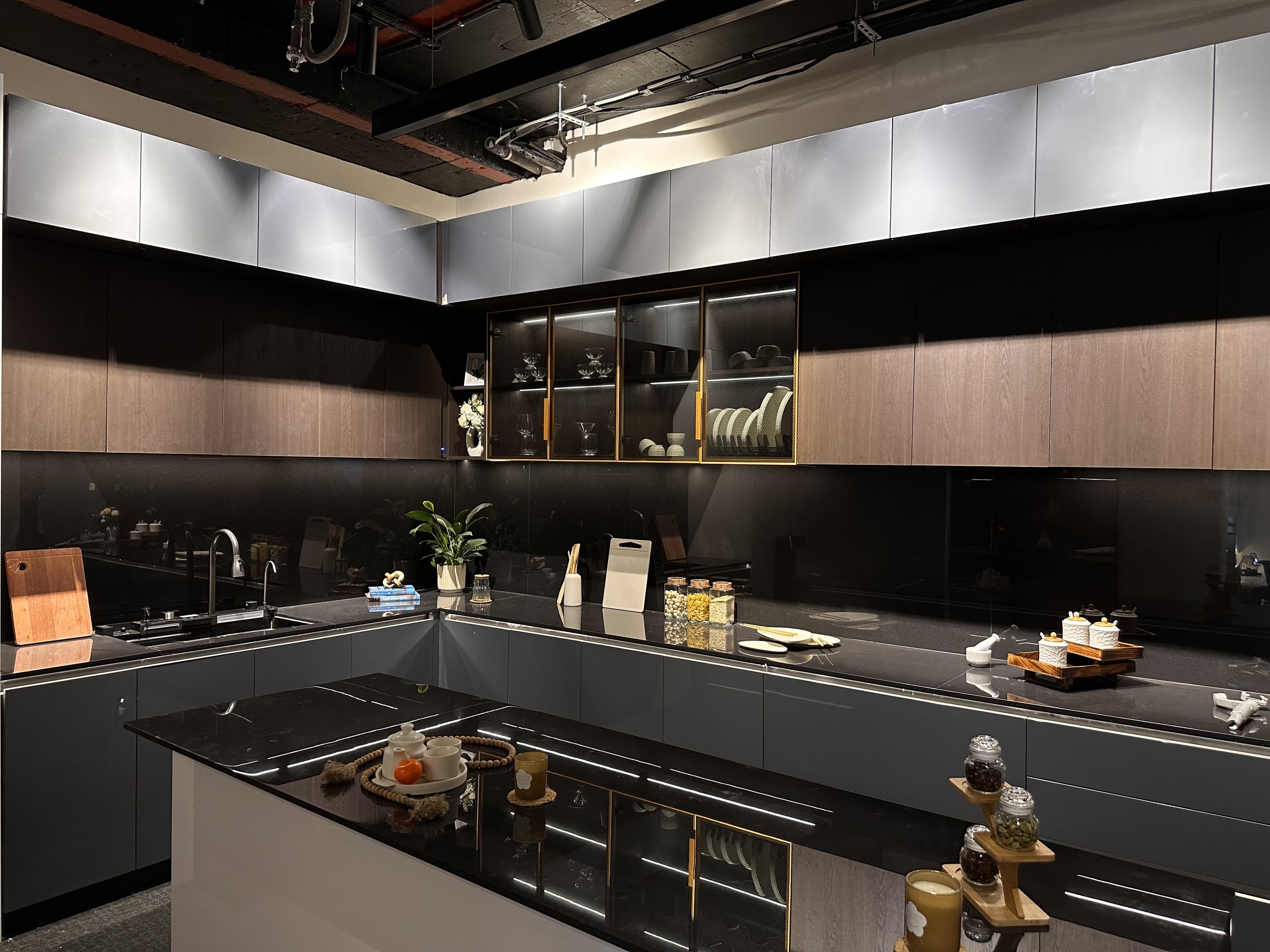Modular kitchens by Livora