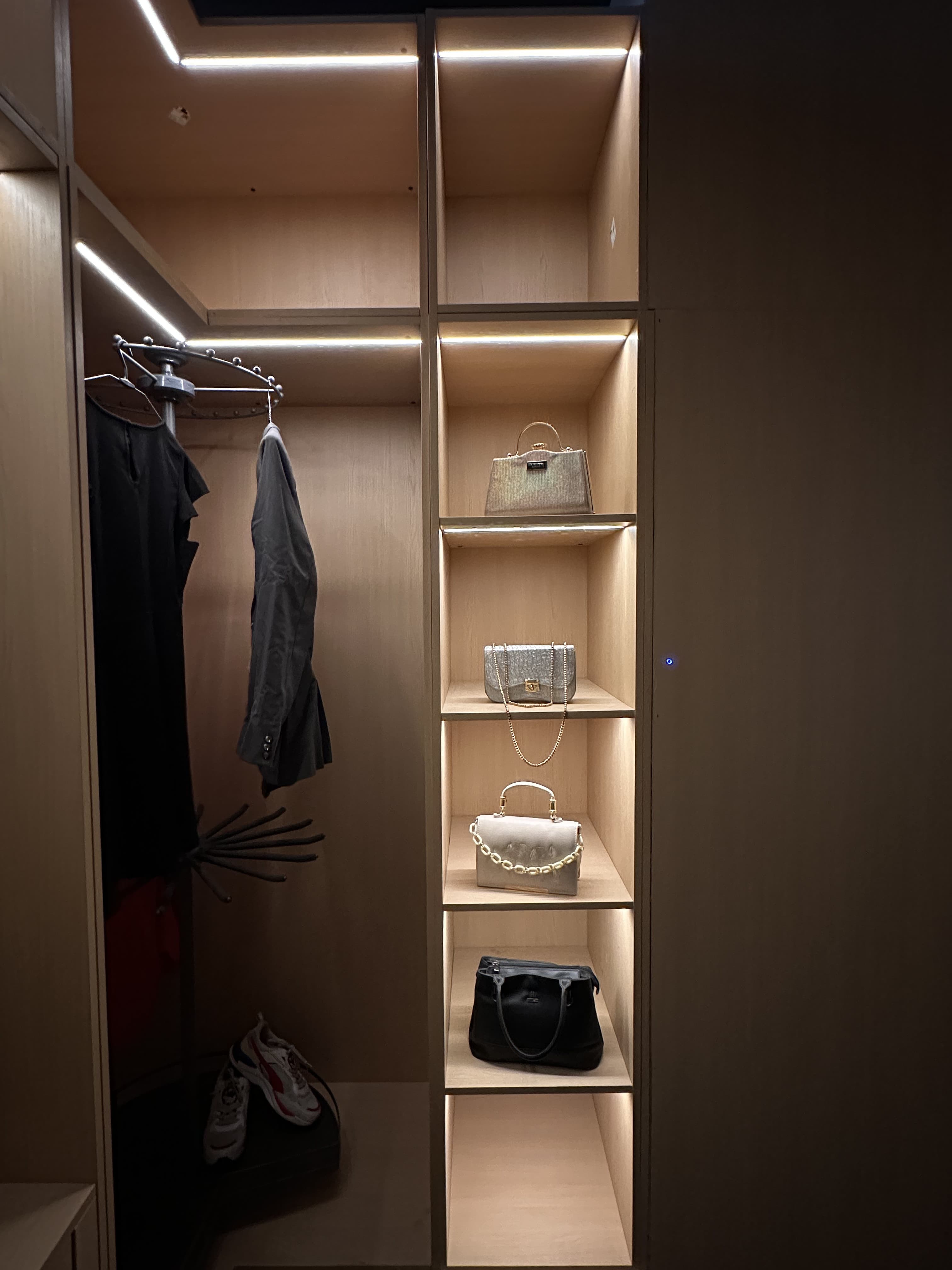 Wardrobes and storage by Livora